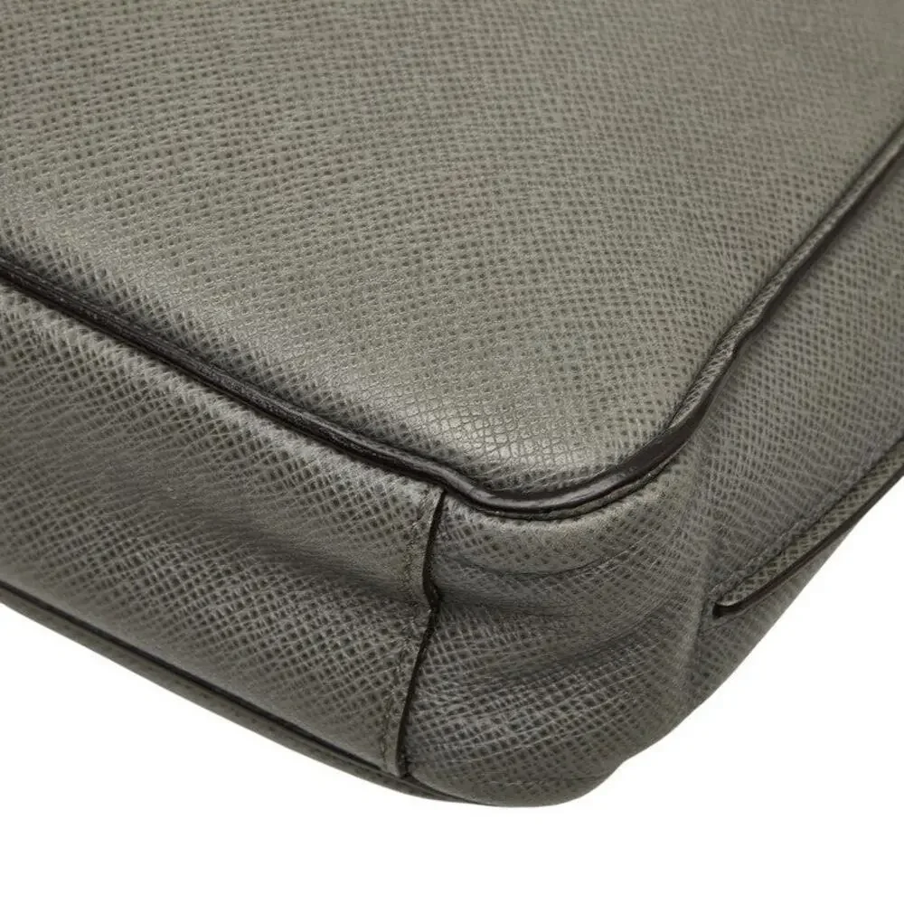 Louis Vuitton Taiga Leather Roman PM Shoulder Bag Glaciar Gray